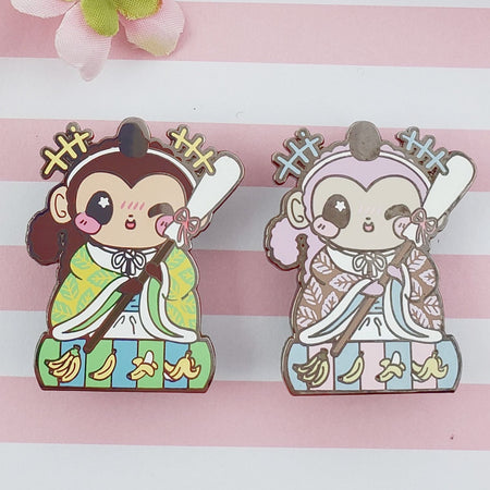 Helper Monkey: Girl's Day Animal Enamel Pins - Kittynaut
