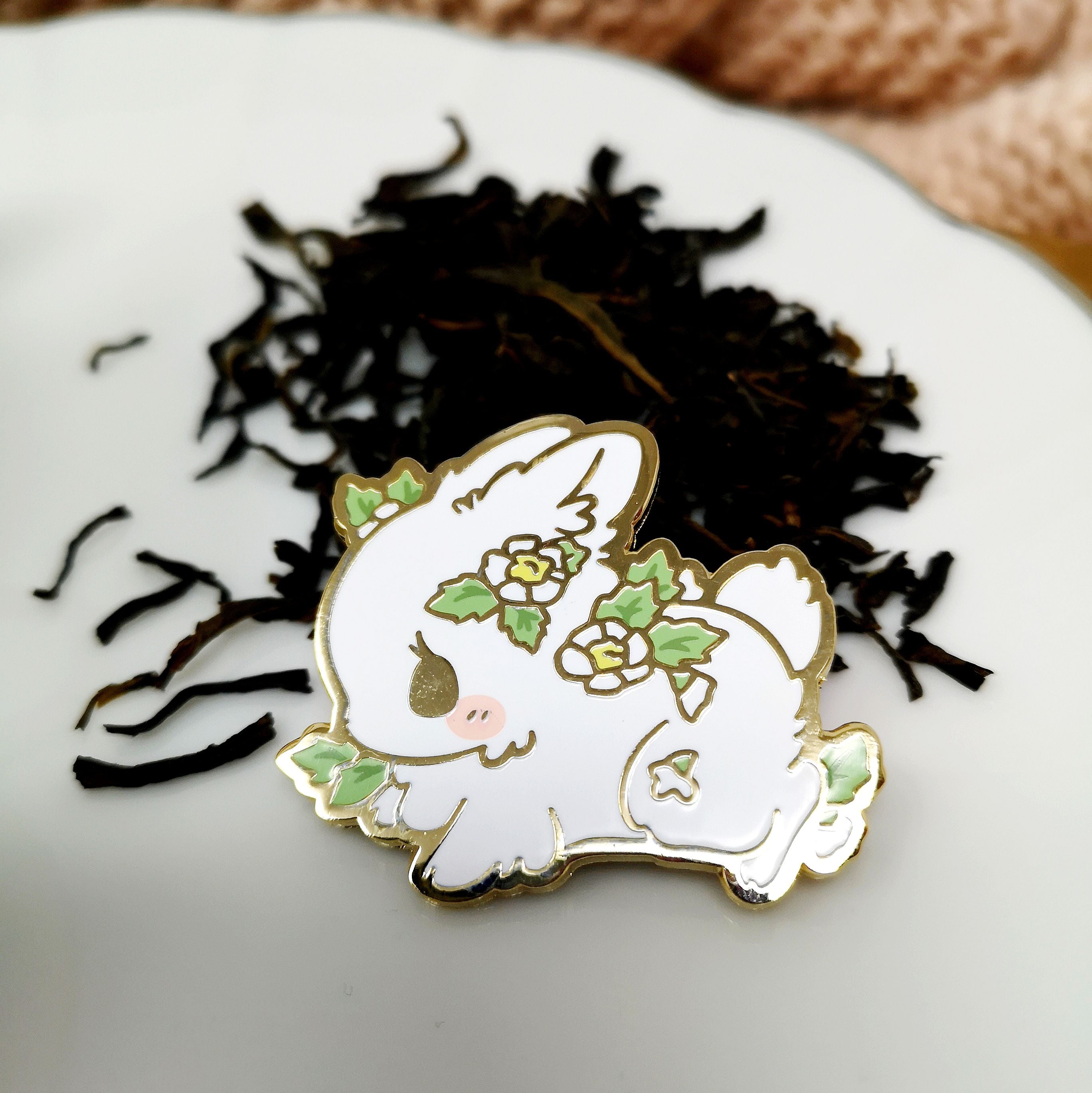 Secret Shop - April 2020 - White Tea Bunny - Kittynaut